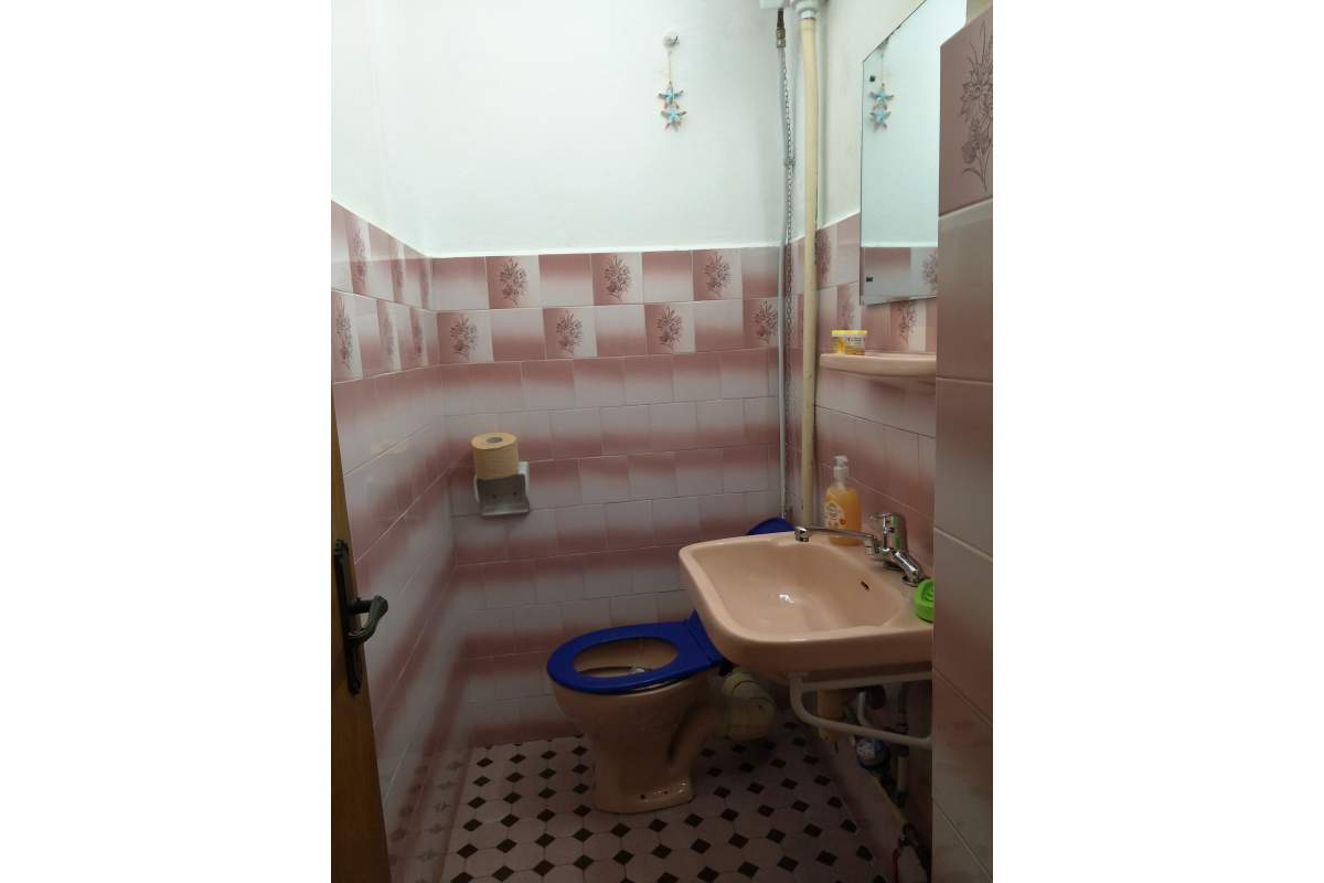 Cazare apartament 3 camere langa plaja Constanta Faleza Nord cu aer conditionat in dormitoare